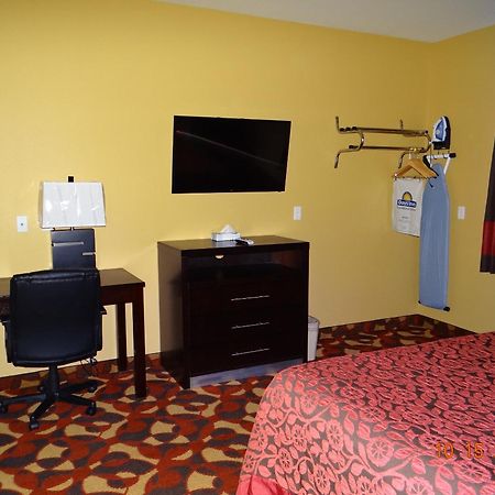 Days Inn & Suites By Wyndham El Dorado Номер фото