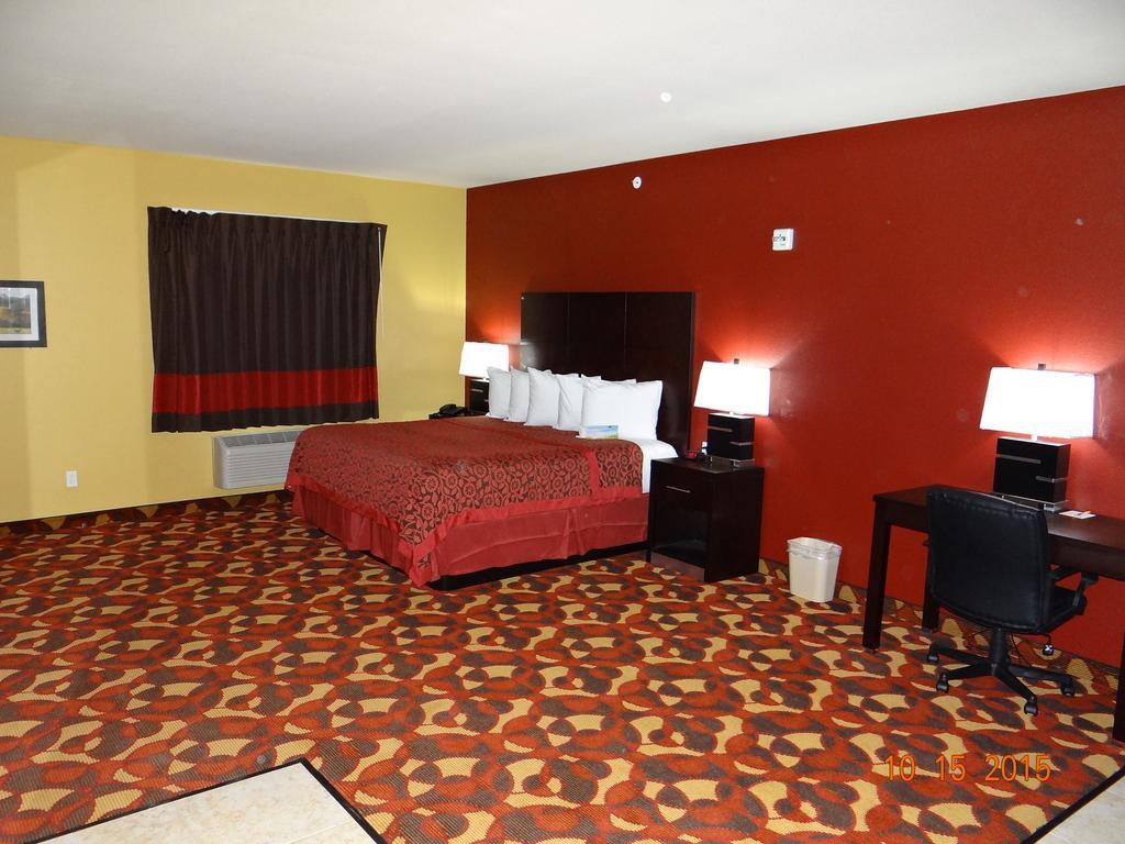 Days Inn & Suites By Wyndham El Dorado Номер фото