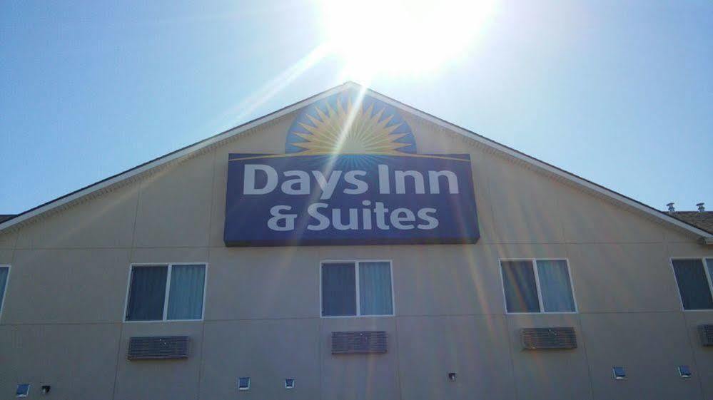 Days Inn & Suites By Wyndham El Dorado Экстерьер фото