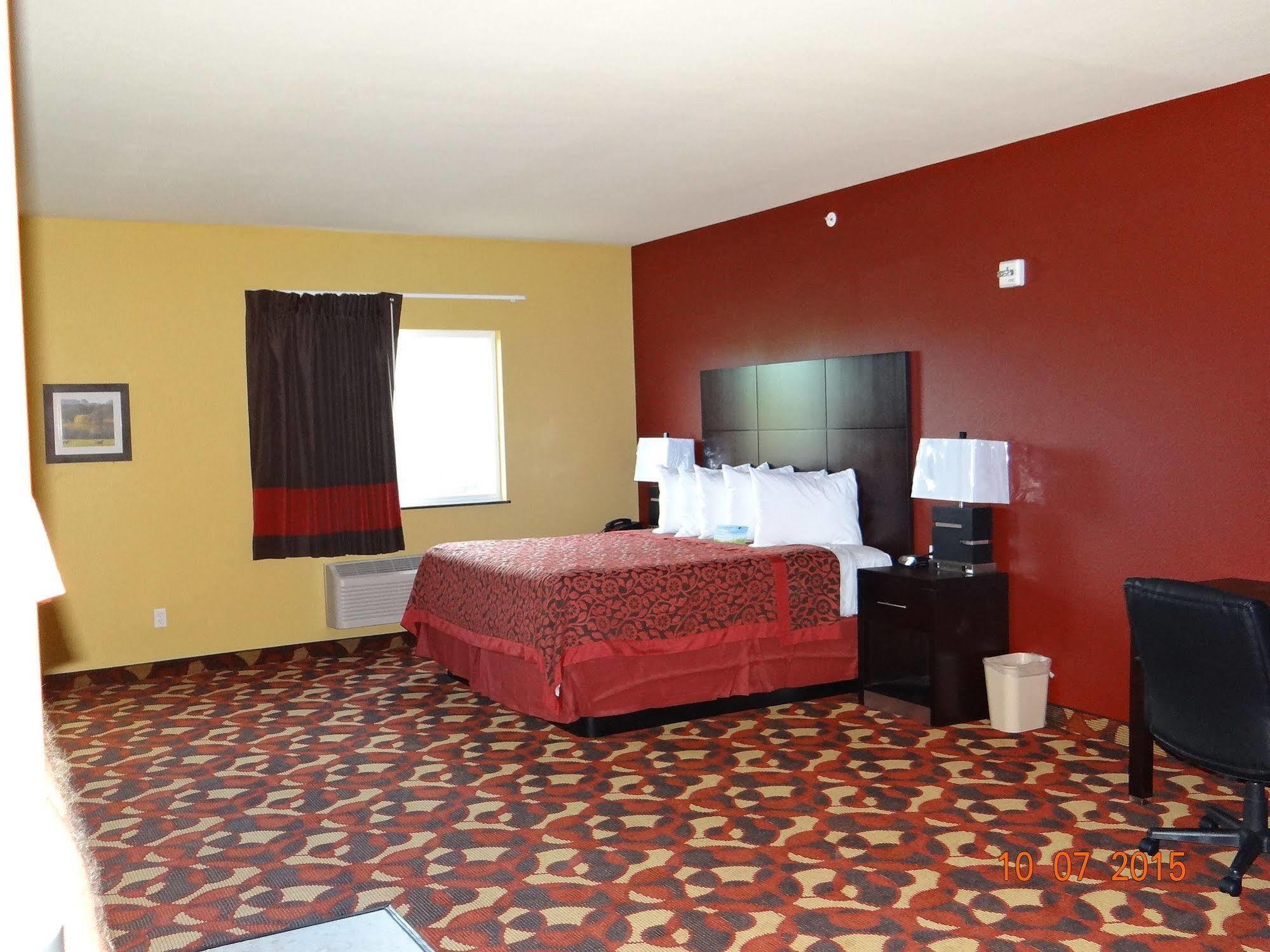 Days Inn & Suites By Wyndham El Dorado Экстерьер фото