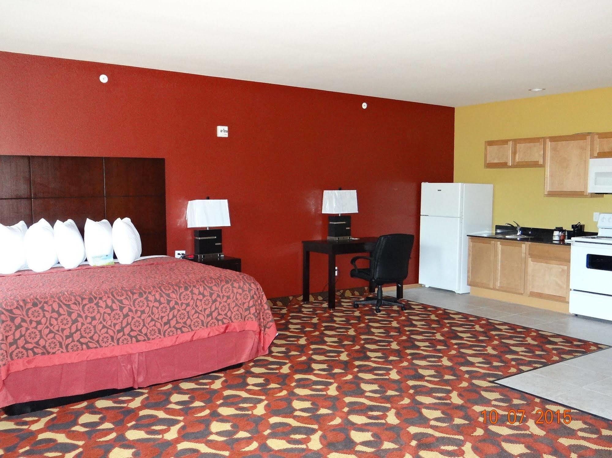 Days Inn & Suites By Wyndham El Dorado Экстерьер фото